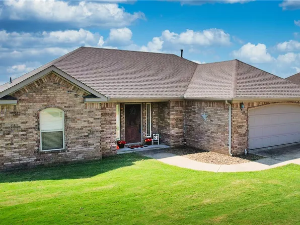 1307 Hickery St, Pea Ridge, AR 72751