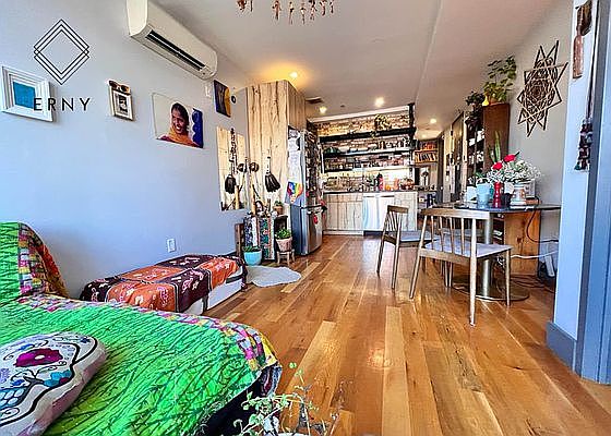 3rd image of 374 Kosciuszko St #4D