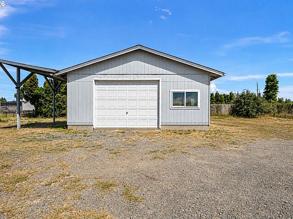 3rd image of 2777 Marcola Rd