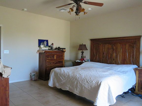4th image of 220 N Slate Dr