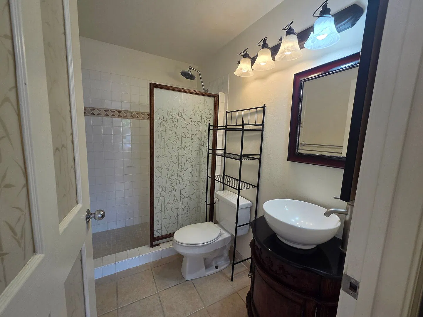 2 Bedroom 2 bath unfurnished bottom floor condo — Photo 4