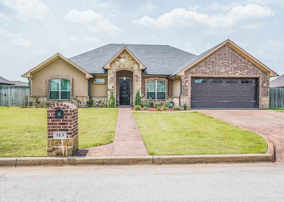 1st image of 113 New Braunfels Ln