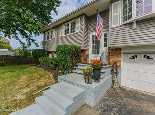 979 Western Rd, Castleton, NY 12033