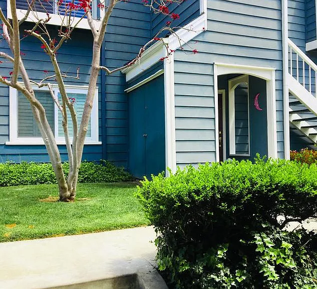 6000 Bixby Village Dr #13 — Photo 9