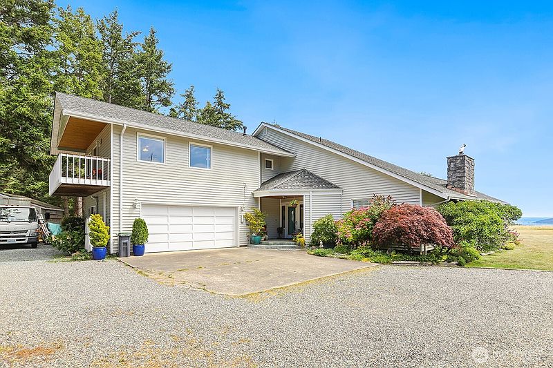 3rd image of 2288 Skycrest Drive