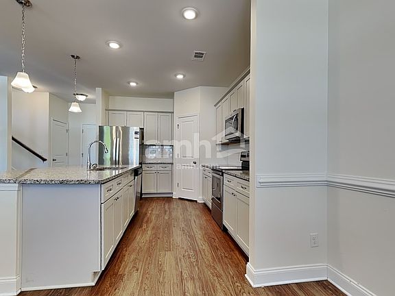 4th image of 243 Dogwood Cir