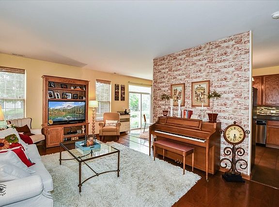 3rd image of 5003 Courtland Cir