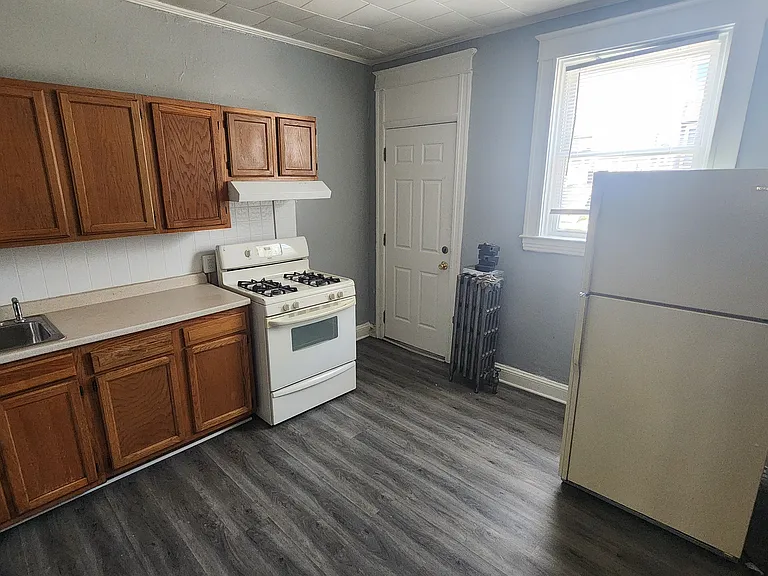 2528 Robb St — Photo 10