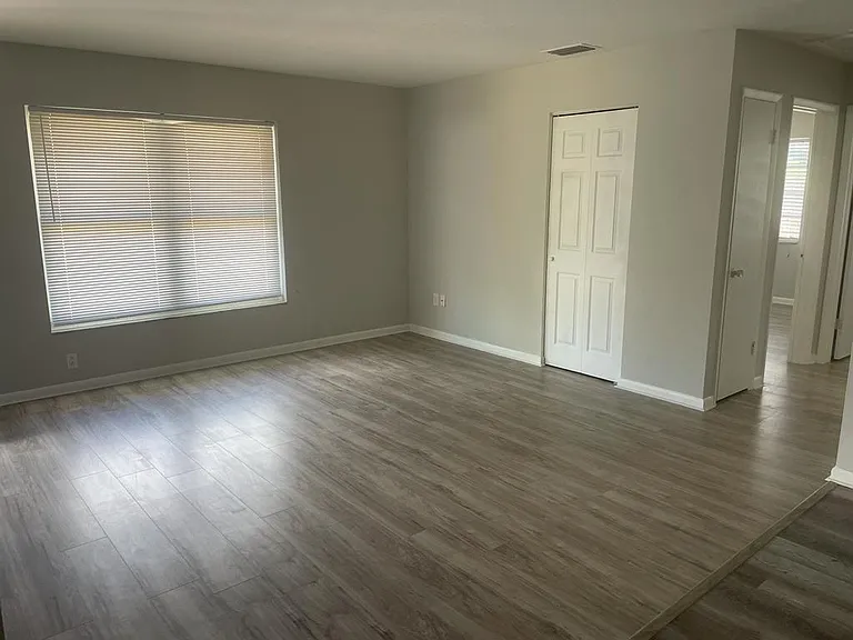 1456 W Wellington Dr — Photo 8