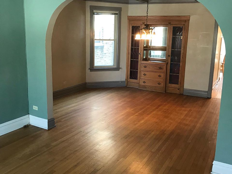 2nd image of 2521 W Argyle St #2