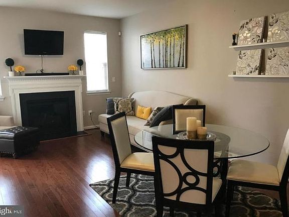5th image of 668 Highland Farms Cir