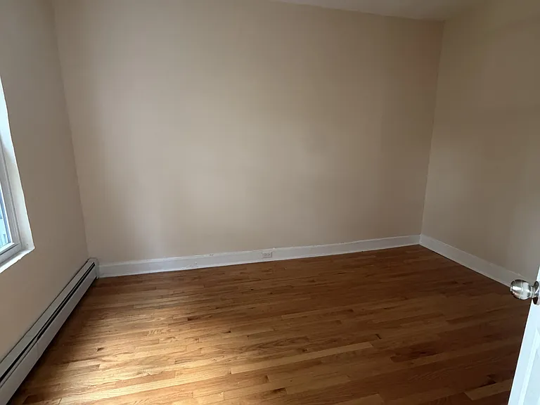 373-375 Blatchley Ave #3C — Photo 3