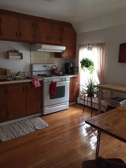 1st image of 66 Woodland St