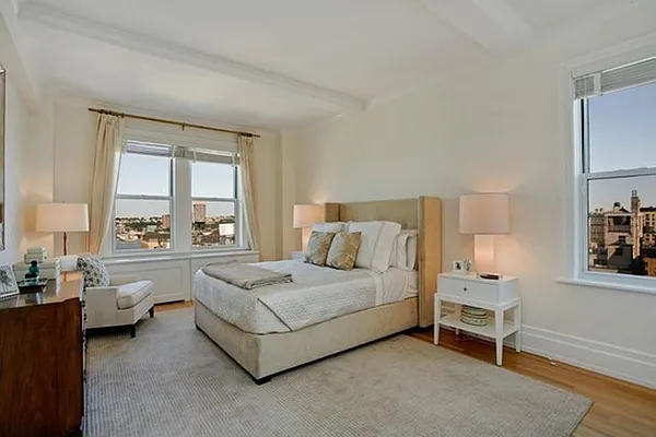 Sold by Corcoran | media 14