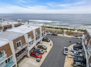 17 Sandpiper Ln, Sea Bright, NJ 07760