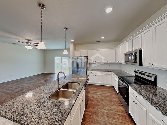 3rd image of 378 Sandstone Dr