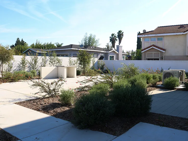 546 N Lark Ellen Ave #4 — Photo 4