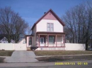 250 Walnut Ave, Elgin, IL 60123