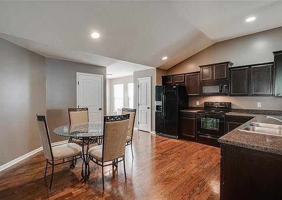 5th image of 14337 Overhill Ave