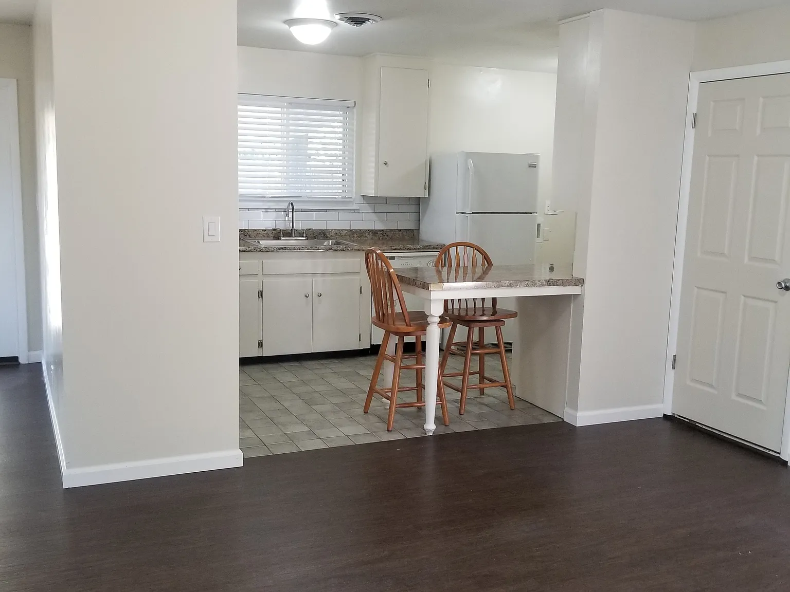 3 bed, 1.5 bath, 1200 sqft, $1,100 — Photo 4