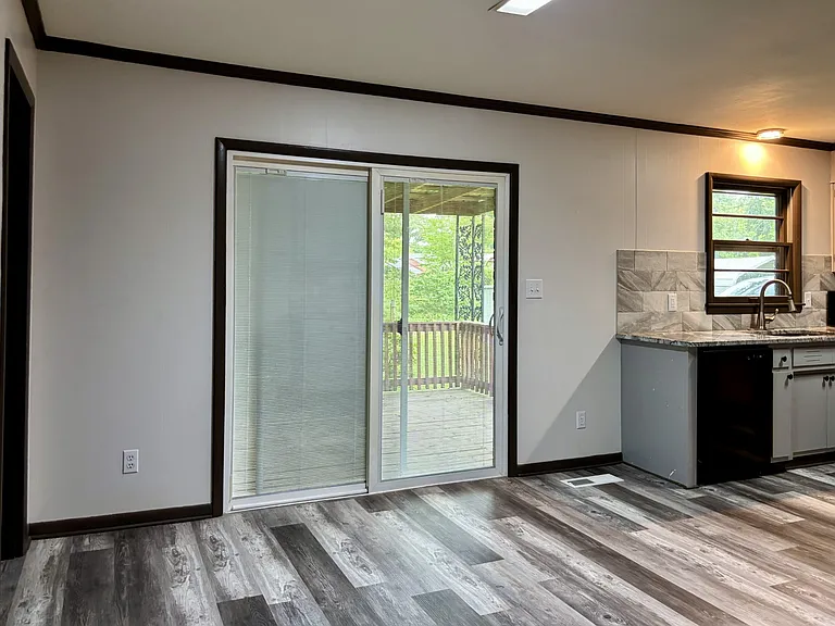302 Hampton Rd — Photo 7