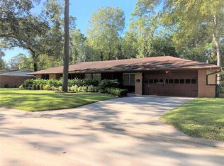 3720 Manor Ln, Dickinson, TX 77539