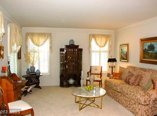 9802 Doulton Ct, Fairfax, VA 22032