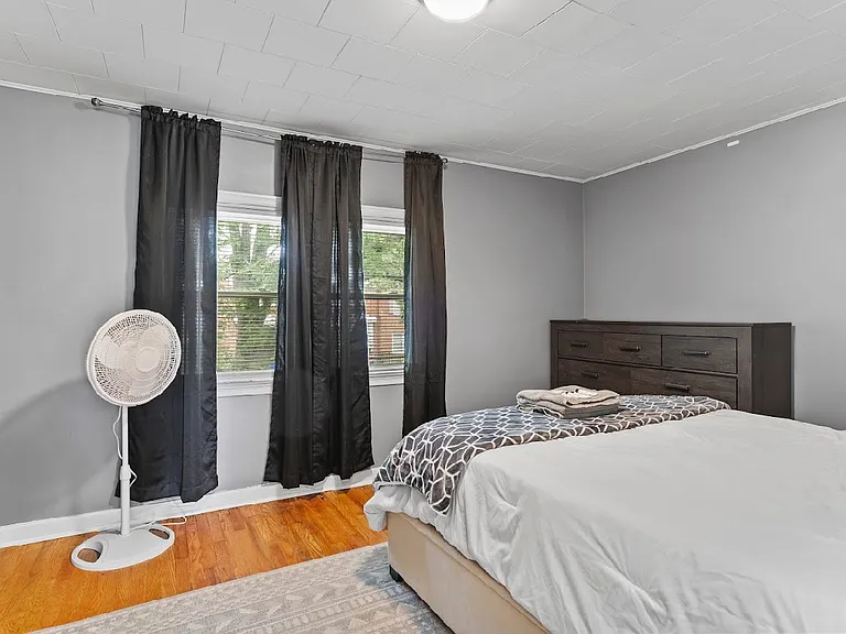 Mercer St — Photo 6