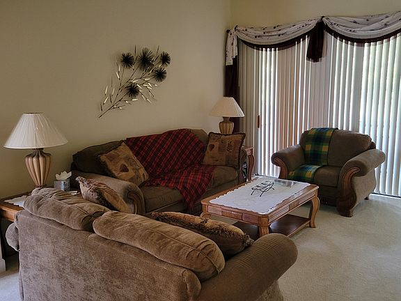 2nd image of 8 River Park Dr S