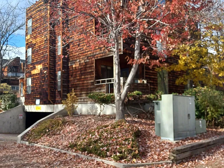 Plaza Apartments — Photo 8