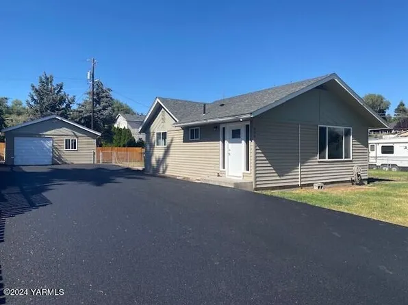 609 W Home Ave, Selah, WA 98942