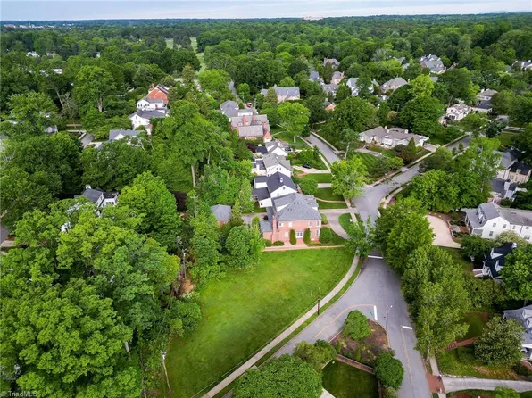 211 Country Club Dr, Greensboro, NC 27408