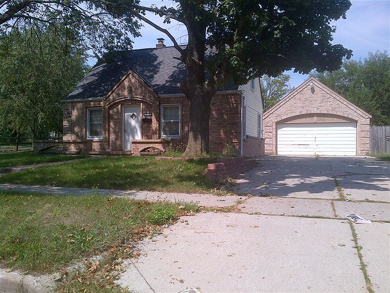 Pontiac-20120824-00034