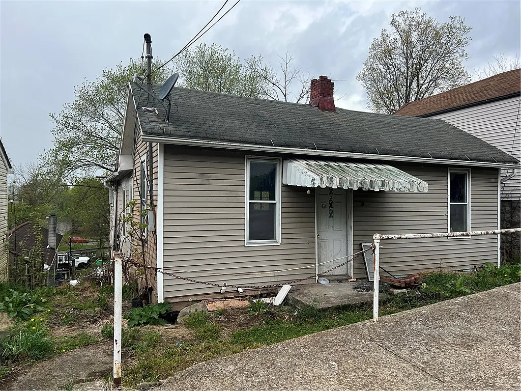 624 Forrest St photo 1