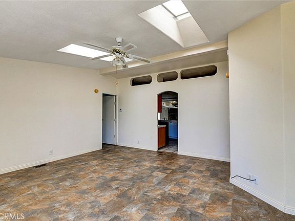 5th image of 213 Cavendish Dr