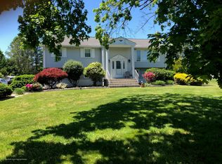 9 Parkside Ave, Freehold, NJ 07728