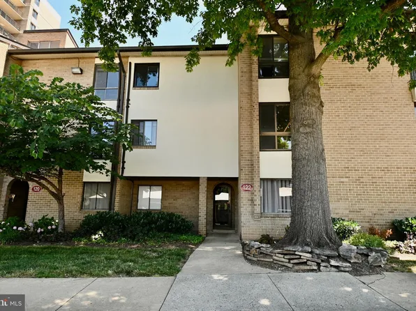 122 Monroe St APT 102, Rockville, MD 20850