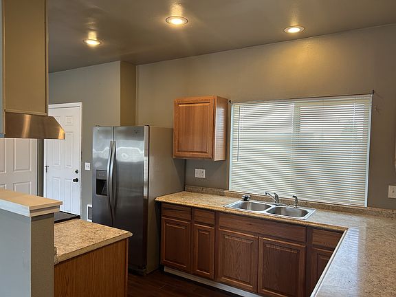 2nd image of 301 N Park St #C