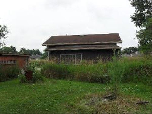 4th image of 17228 Lockwood Ave