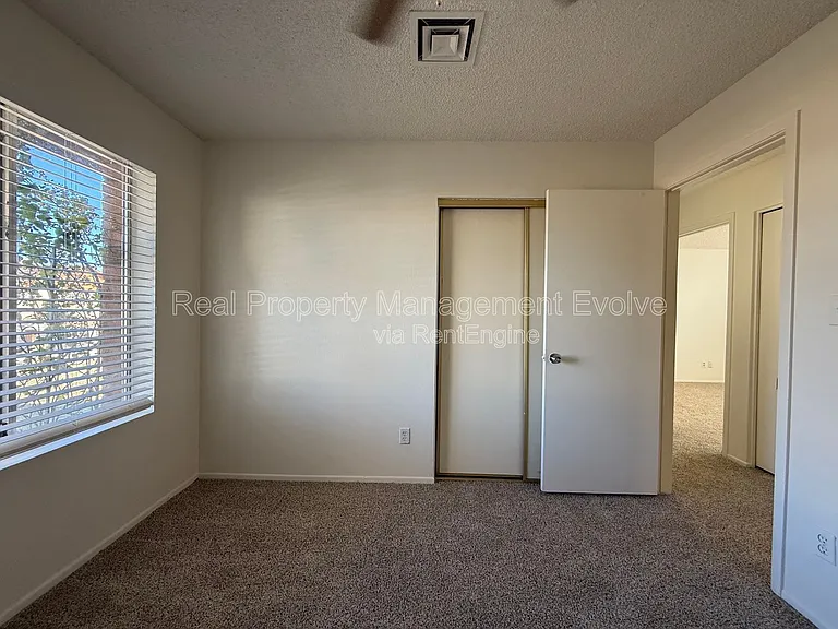 6437 W Sierra St — Photo 13
