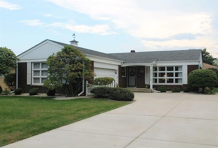 1st image of 3626 Manor Dr