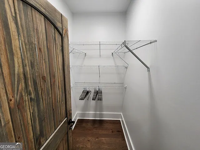778 Zeppelin Strasse — Photo 18