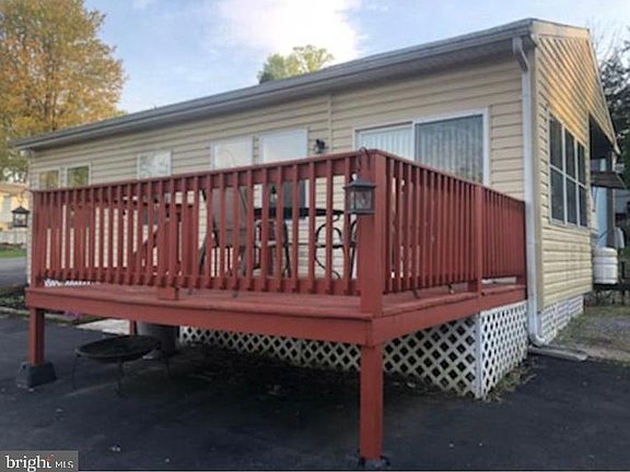 2nd image of 41 Neverglades Rd