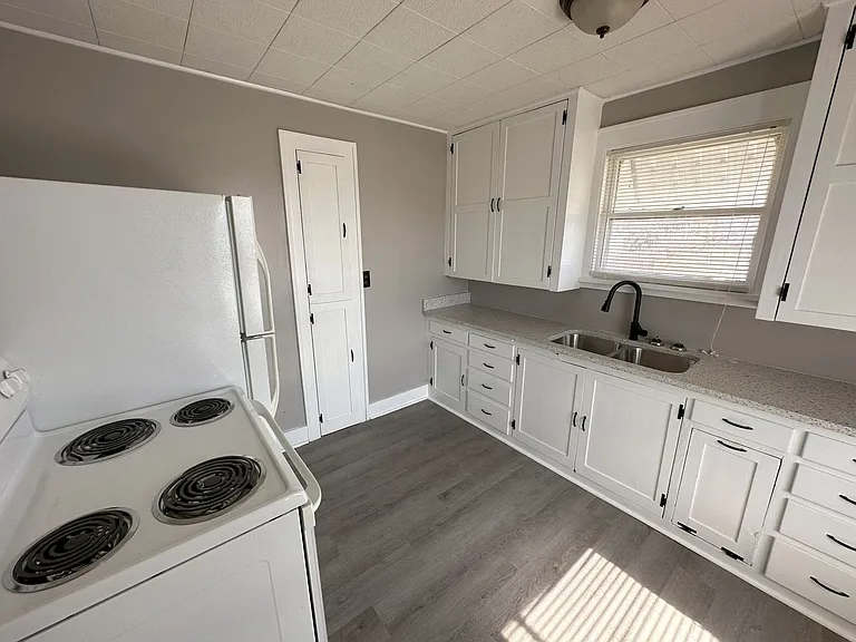 2080 SW Washburn Ave — Photo 27
