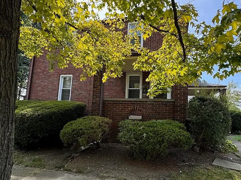 453 E Kline St — Photo 25