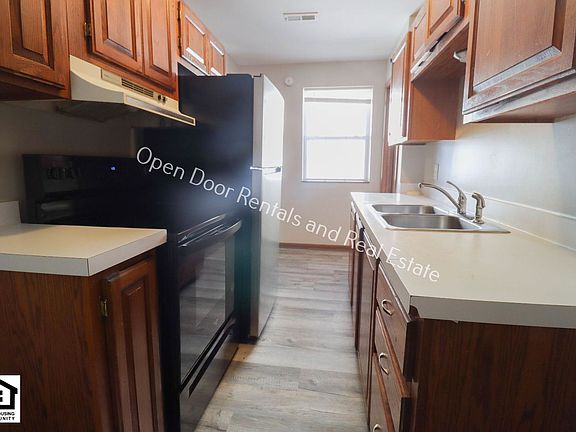 5th image of 236 S Grant St APT D
