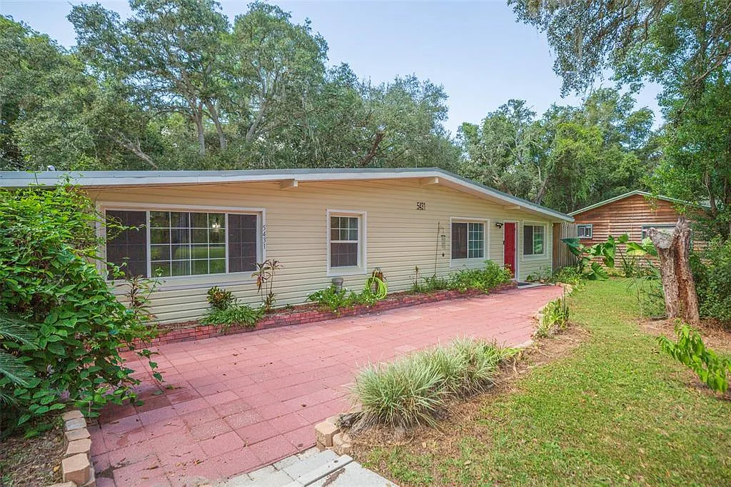 2 bed, 1.5 bath, 1188 sqft, $2,000 — Photo 3