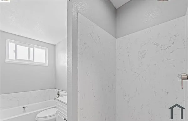 9888 Bancroft Ave #C — Photo 7