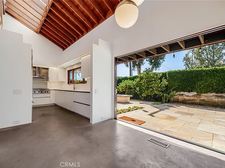 1625 Catalina — Photo 4
