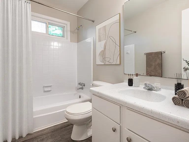 Ponderosa Apartments — Photo 18